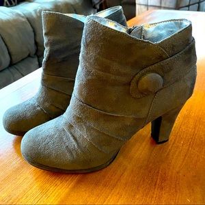 Gray Suede Ankle Boots Rampage Juniper Size 7.5